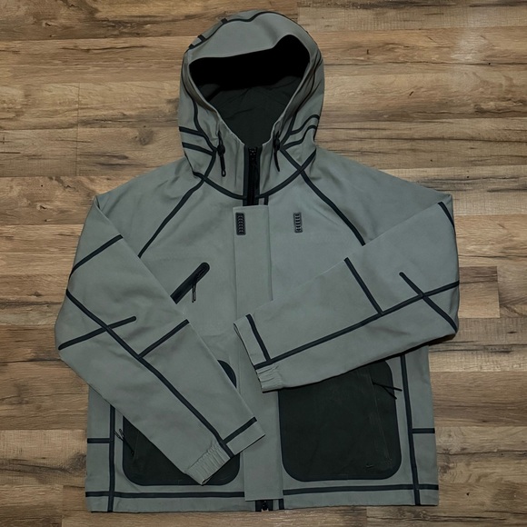 Nike Tech Storm Fit Hooded Rain Jacket